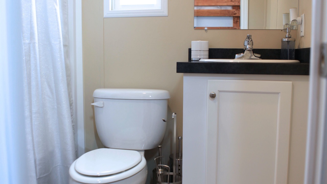 Photo of Bathroom in Eastpoint