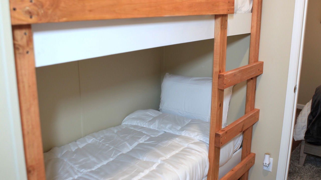 Photo of Bedroom in Eastpoint