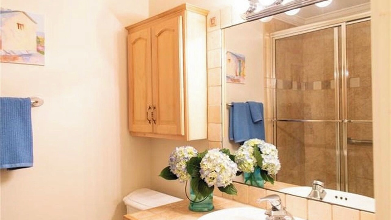 Photo of Bathroom in Royal Harbor