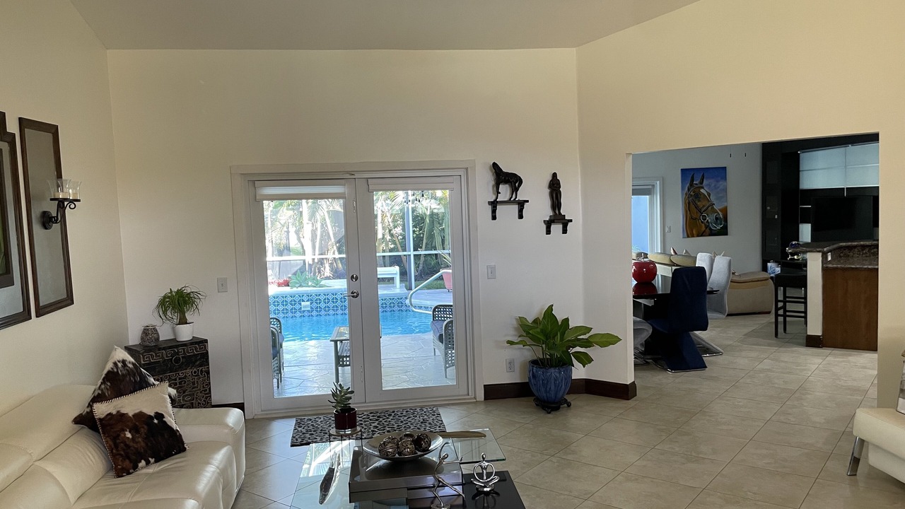 Photo of Livingroom in Greenview Shores
