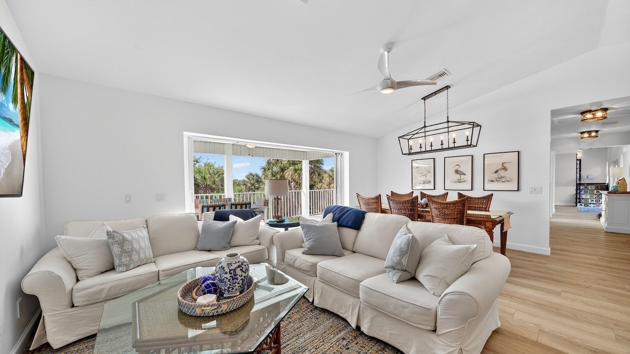 Photo of Livingroom in Heron's Landing