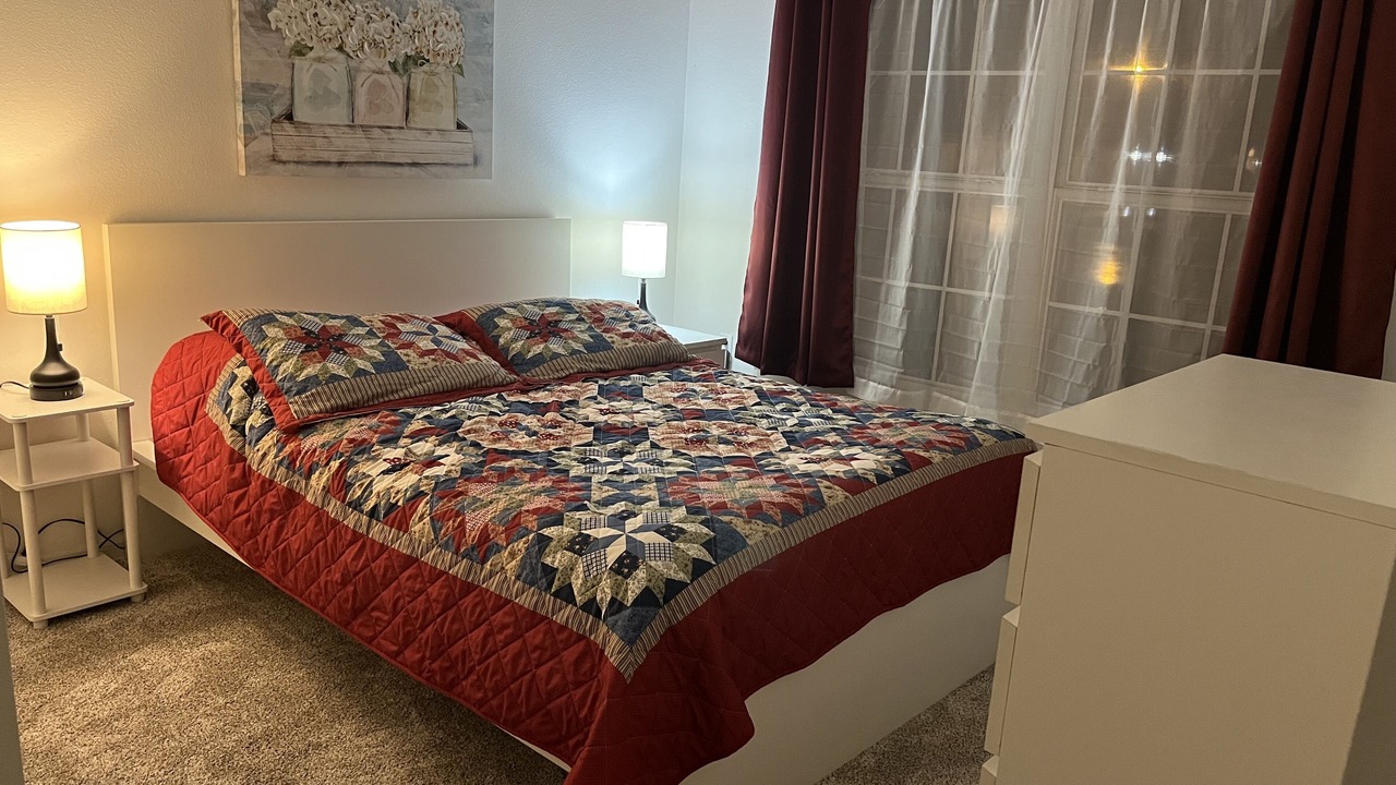 Photo of Bedroom in Lake Berkley