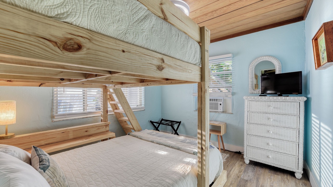 Photo of Bedroom in New Melbourne Beach