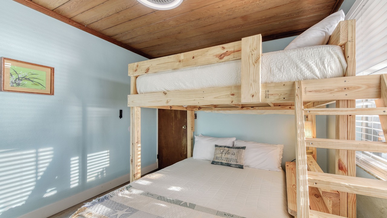 Photo of Bedroom in New Melbourne Beach