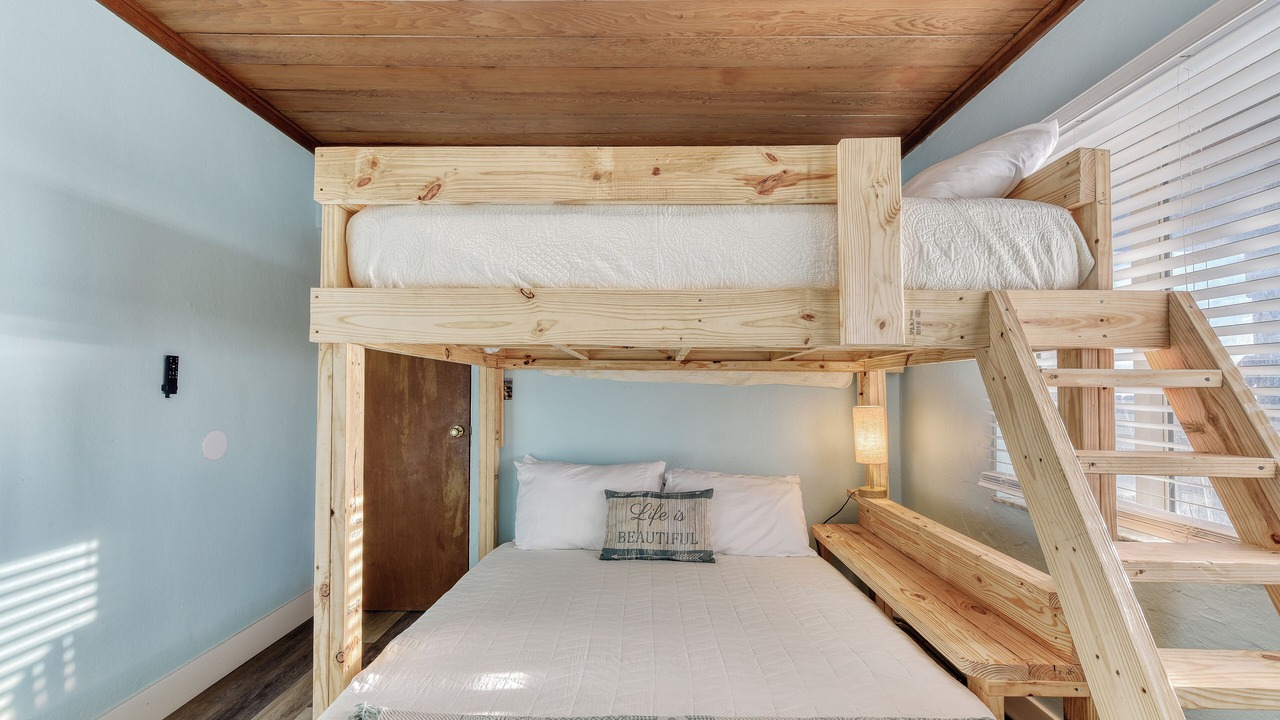 Photo of Bedroom in New Melbourne Beach