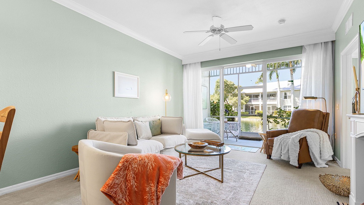 Photo of Livingroom in Naples