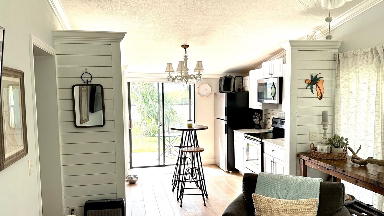Photo of Livingroom in New Smyrna Beach