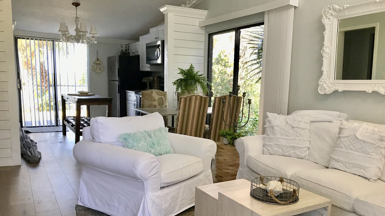 Photo of Livingroom in New Smyrna Beach