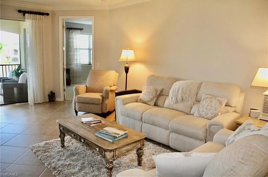 Photo of Livingroom in Naples