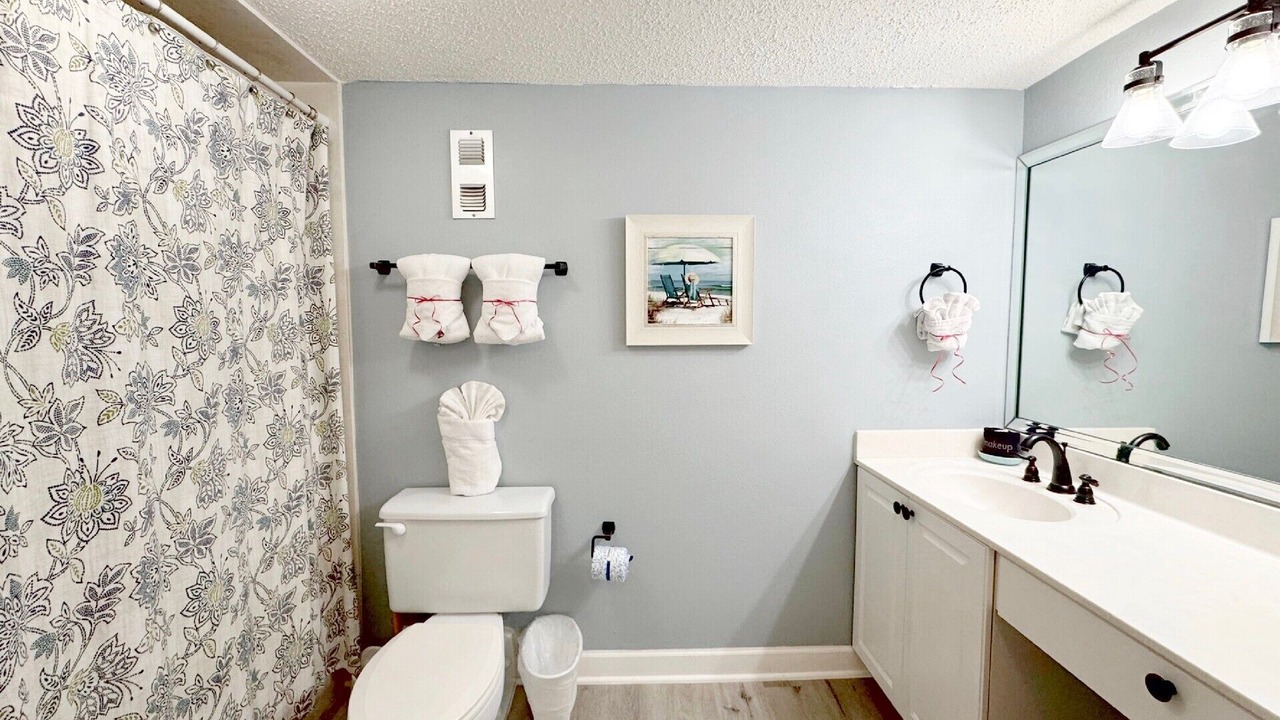 Photo of Bathroom in Holiday Isle