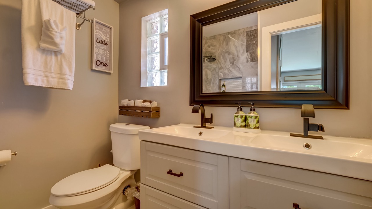 Photo of Bathroom in Bayshore