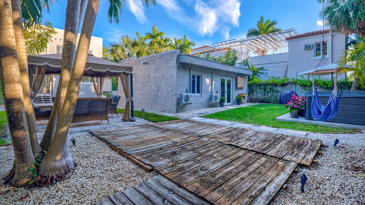 Photo of Patio Balcony in Bayshore