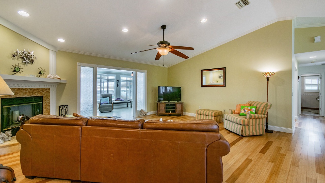 Photo of Livingroom in Gulf Harbors