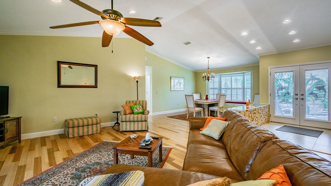 Photo of Livingroom in Gulf Harbors