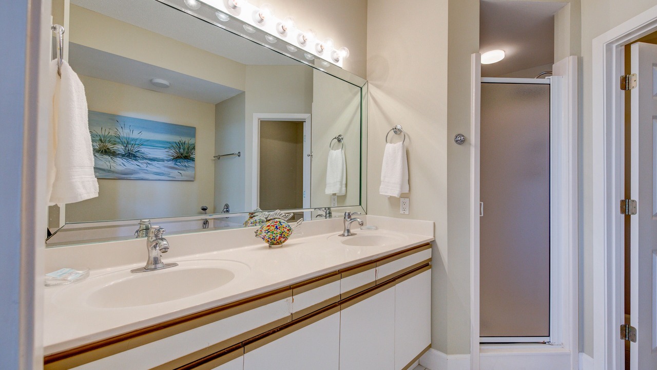 Photo of Bathroom in Holiday Isle