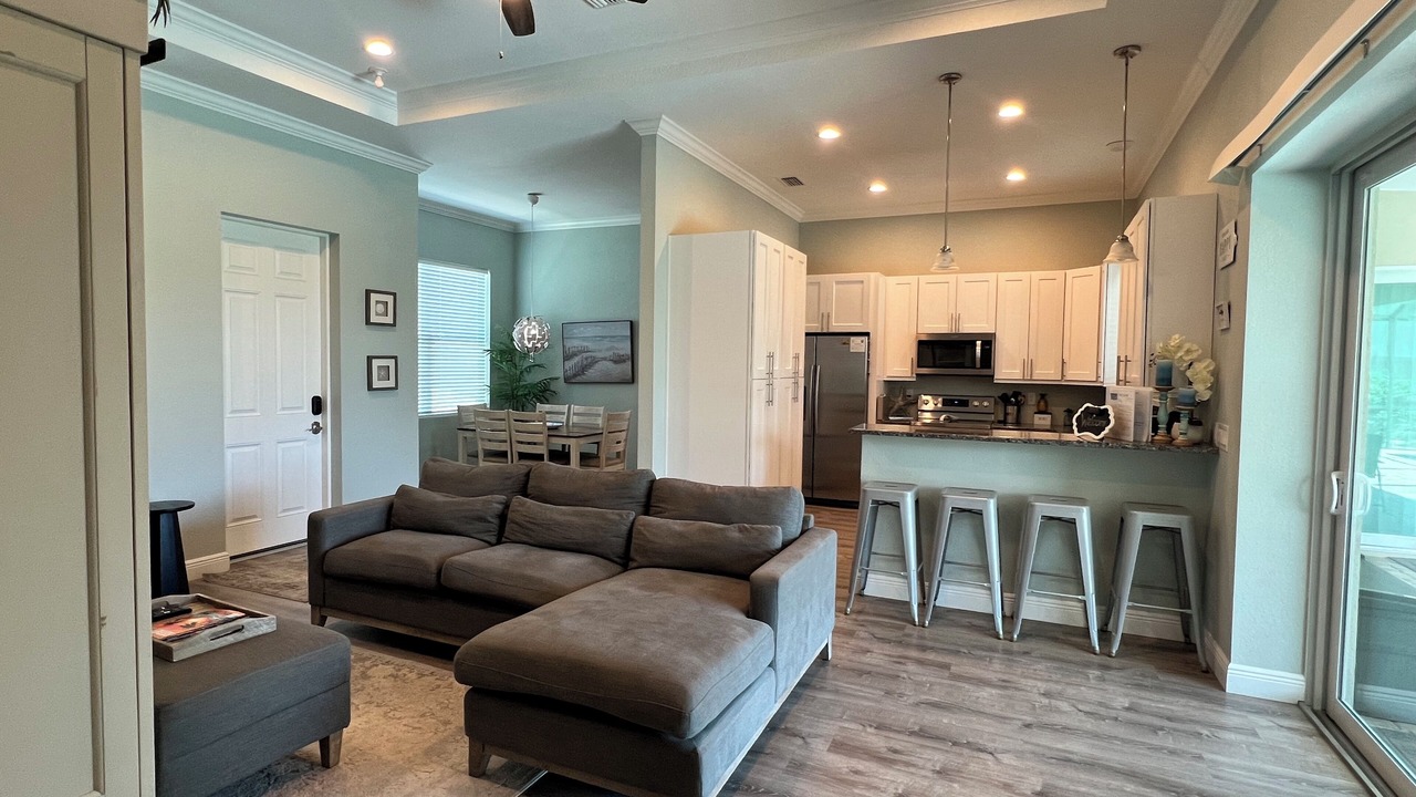 Photo of Livingroom in Englewood East