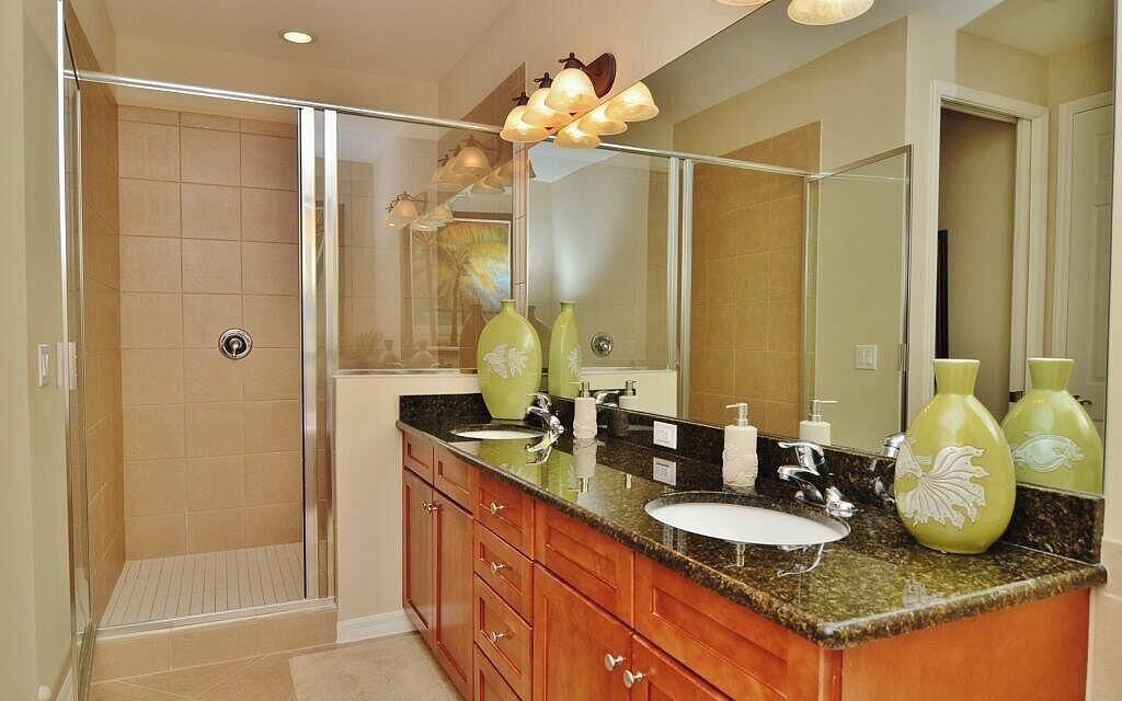 Photo of Bathroom in Ole
