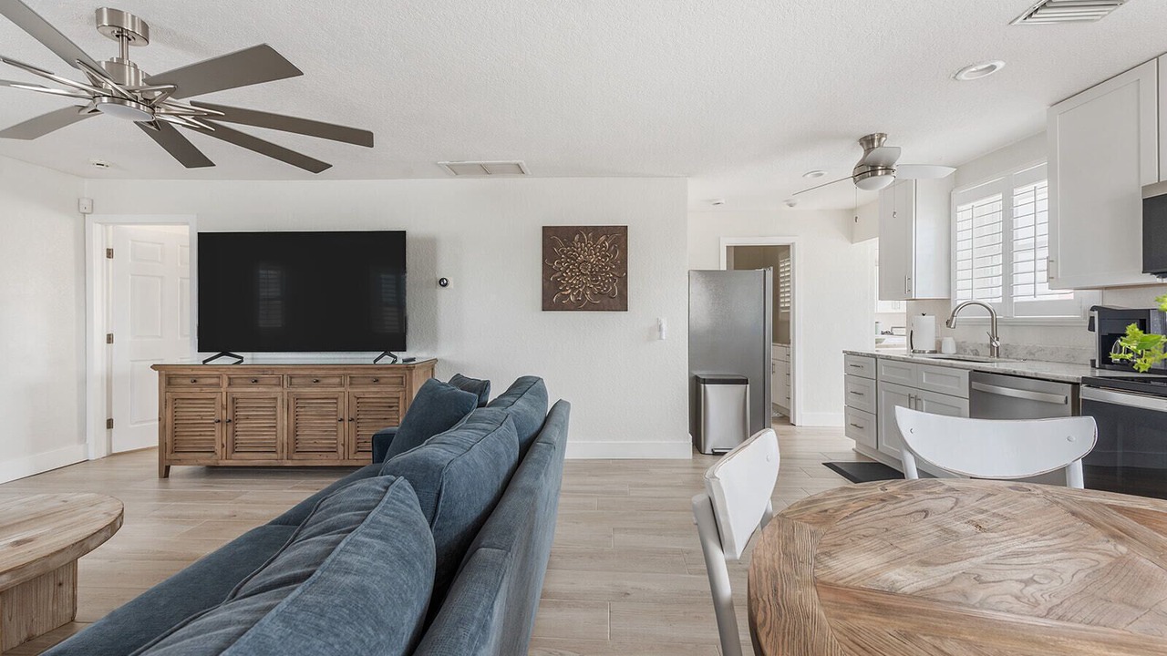 Photo of Livingroom in Englewood South