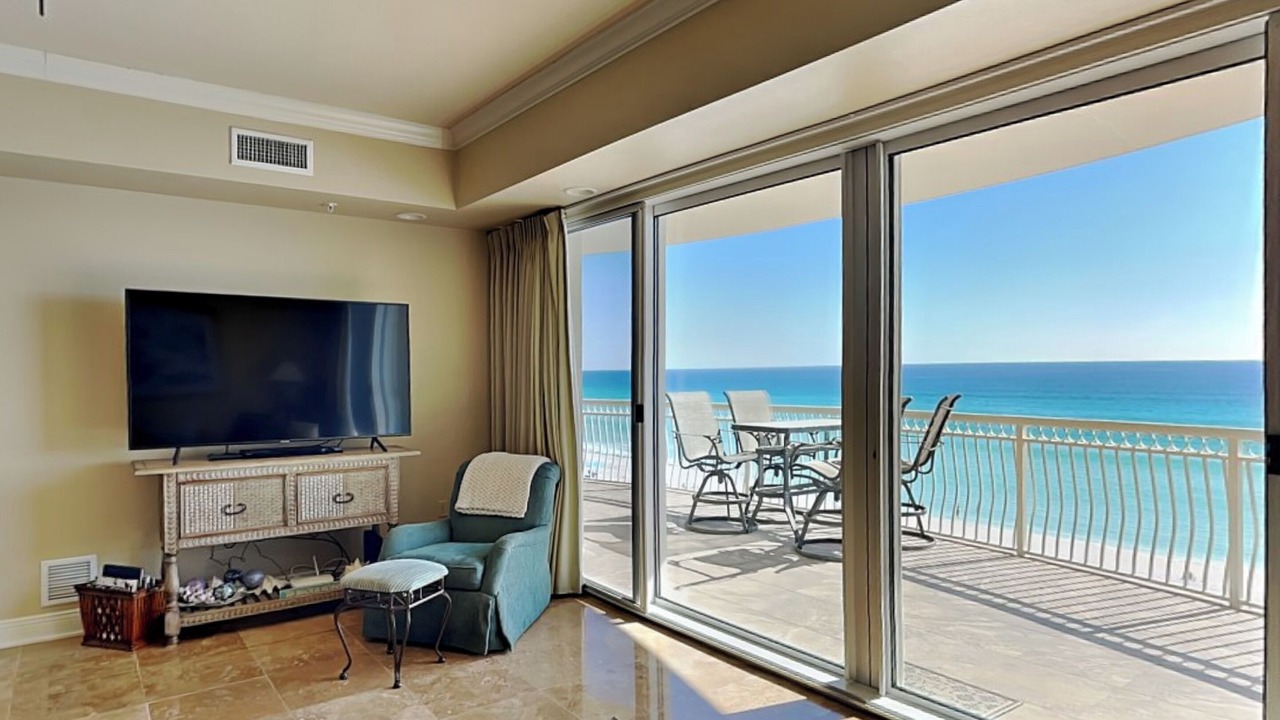 Photo of Bedroom in Crystal Beach