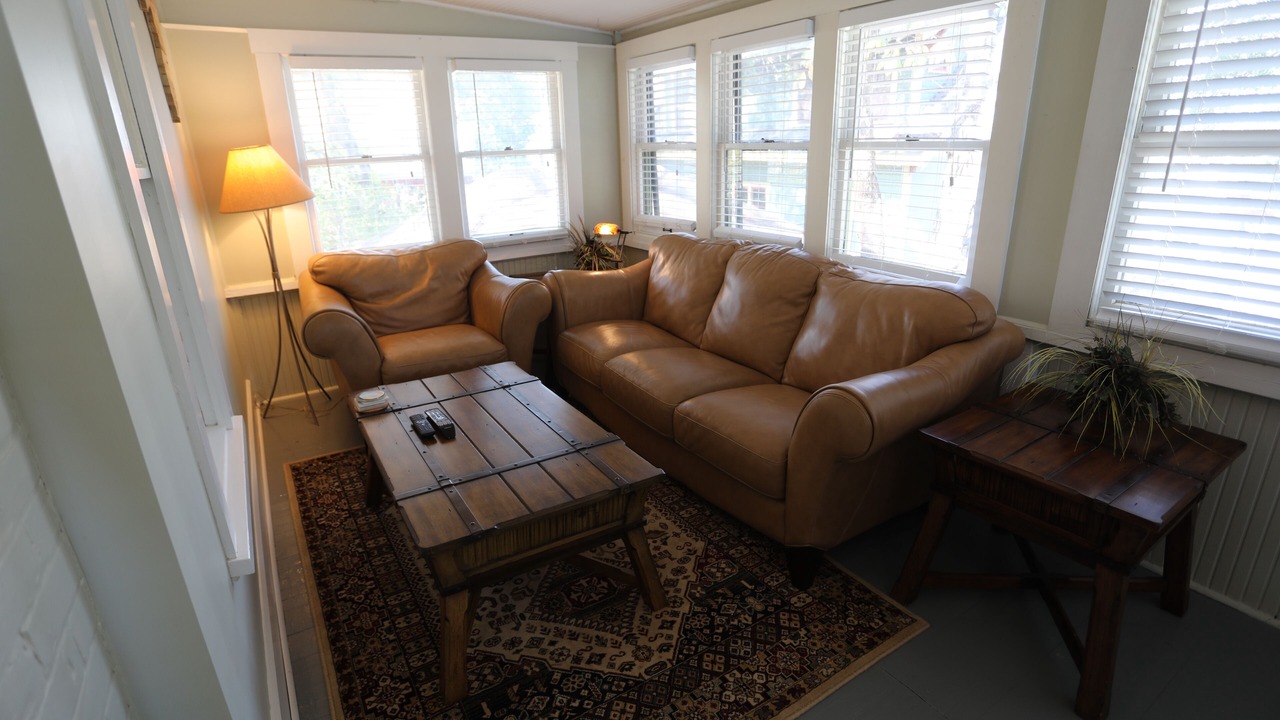 Photo of Livingroom in Historic Old Northeast