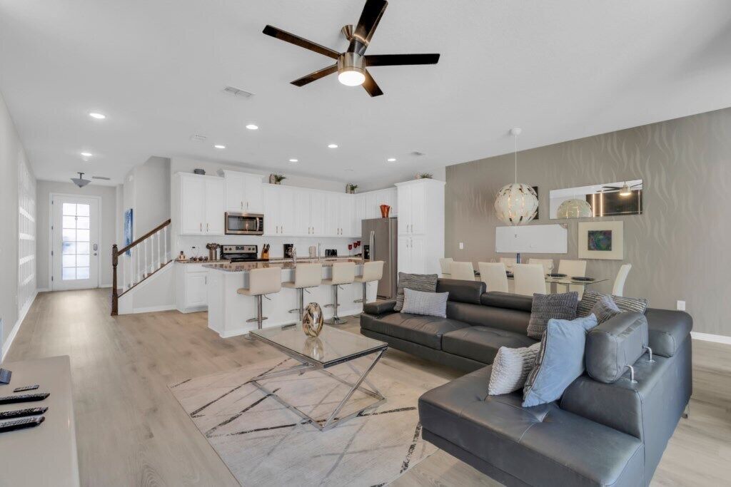Photo of Livingroom in Four Corners