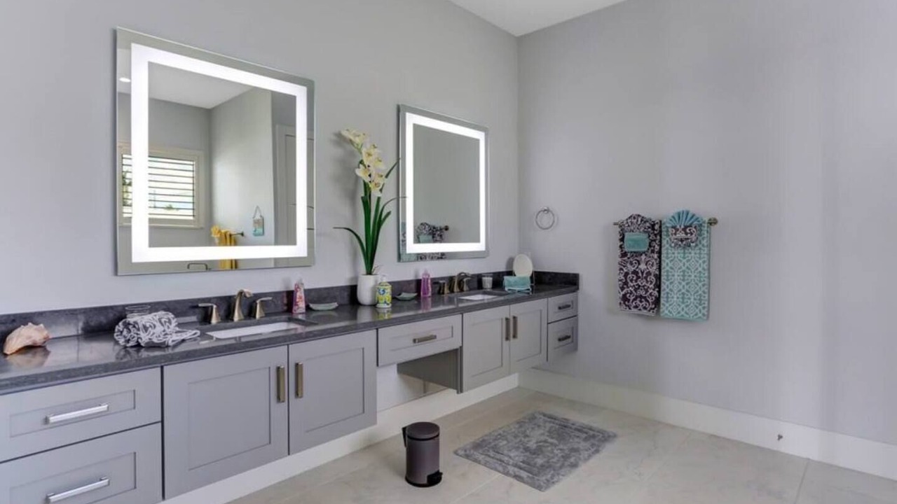 Photo of Bathroom in Yacht Club