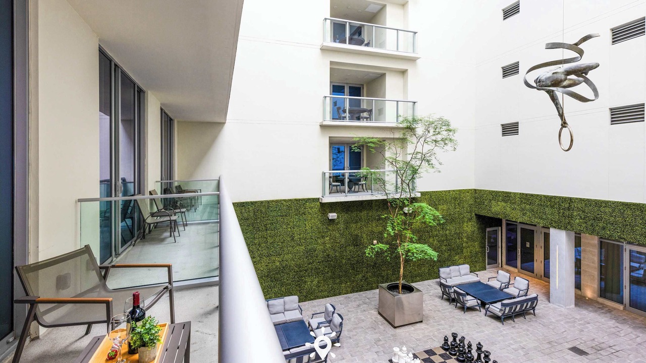 Photo of Patio Balcony in Hollywood