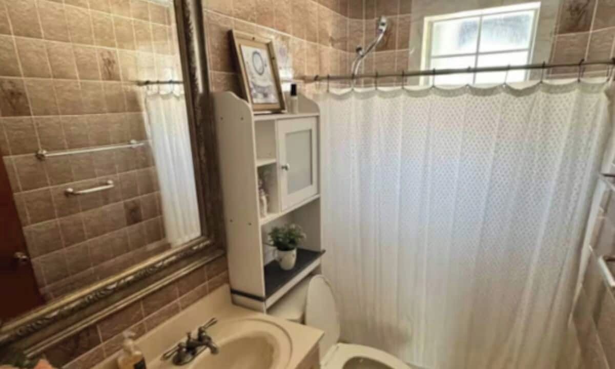 Photo of Bathroom in The Roads