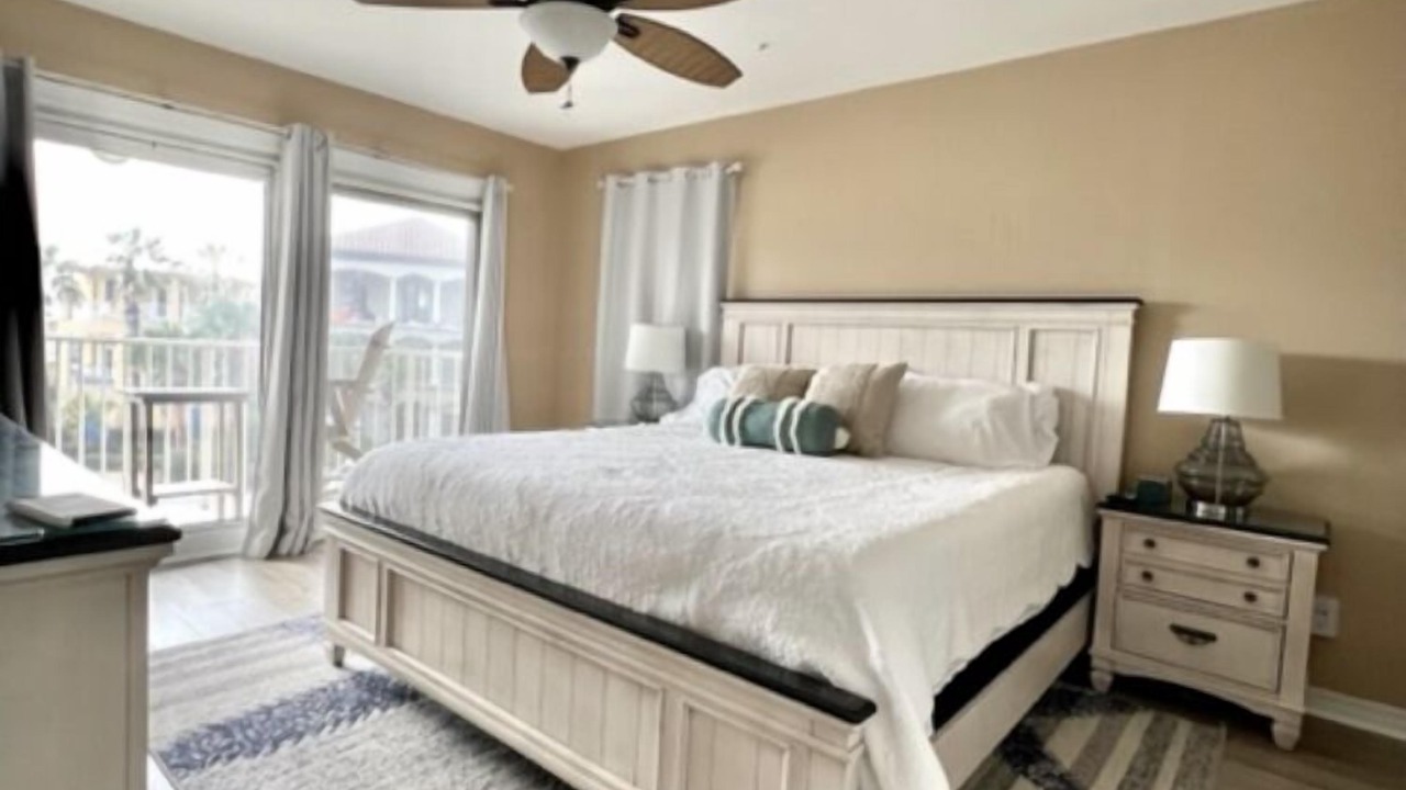 Photo of Bedroom in Miramar Beach