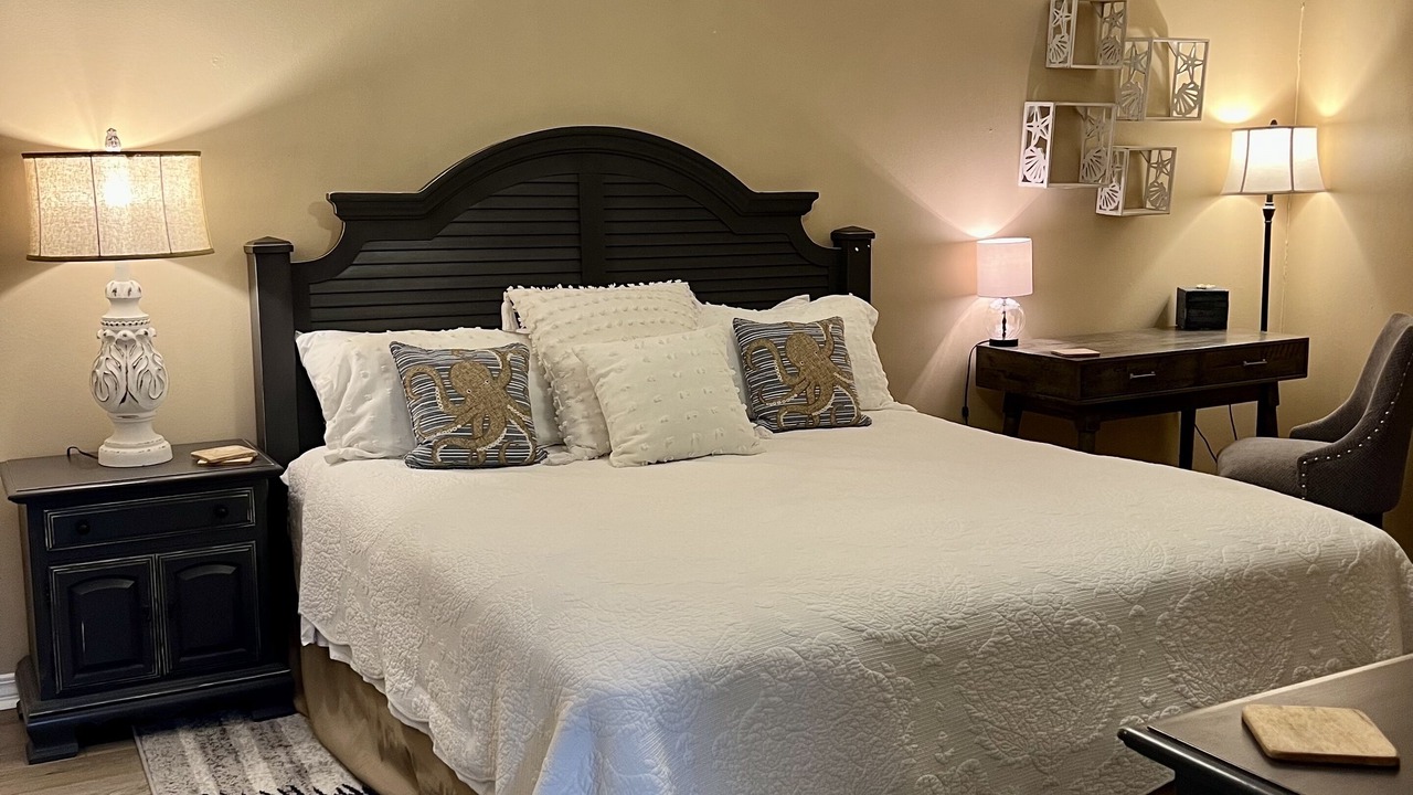 Photo of Bedroom in Miramar Beach