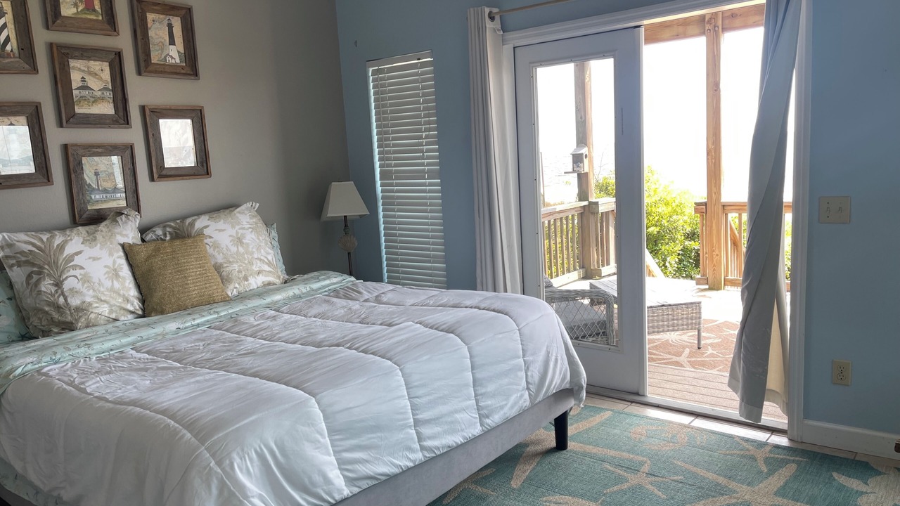 Photo of Bedroom in Alligator Point