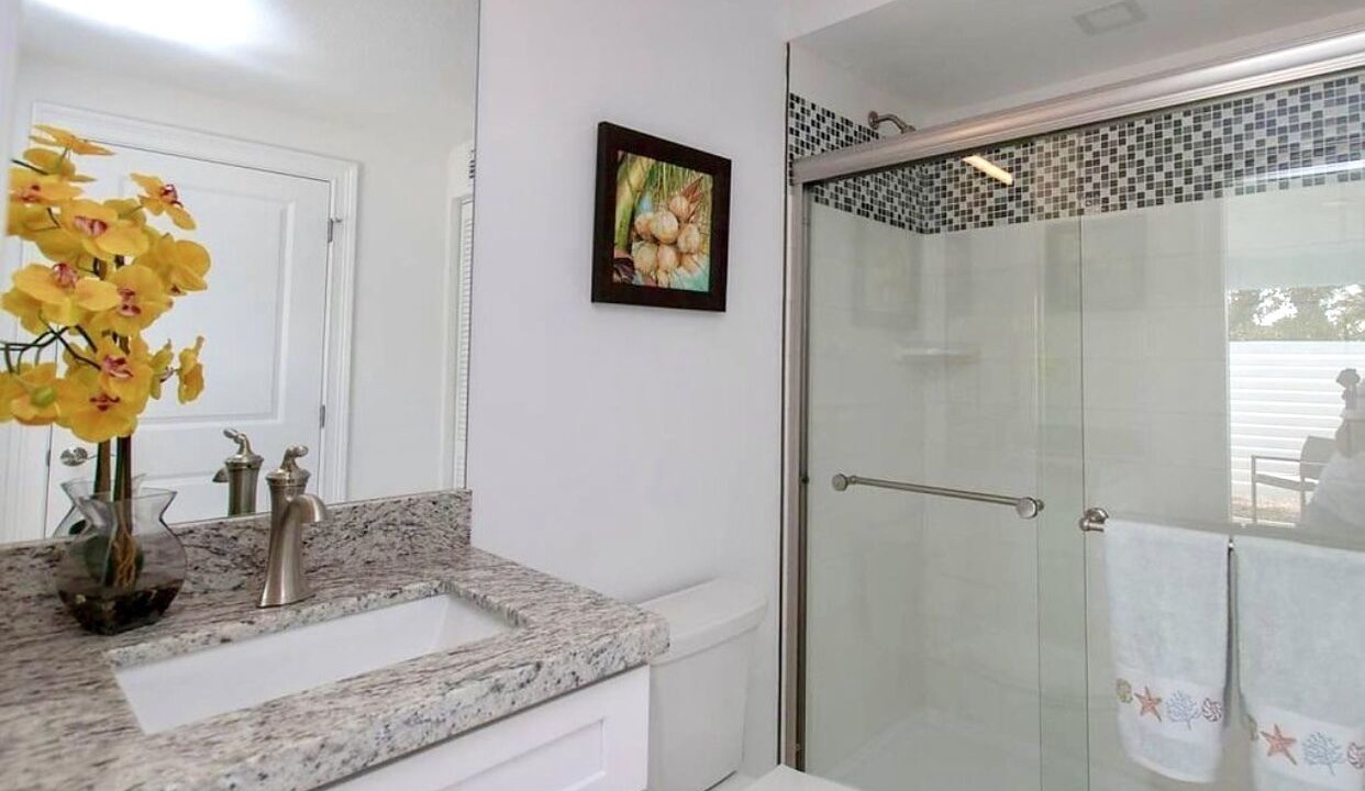Photo of Bathroom in Marathon