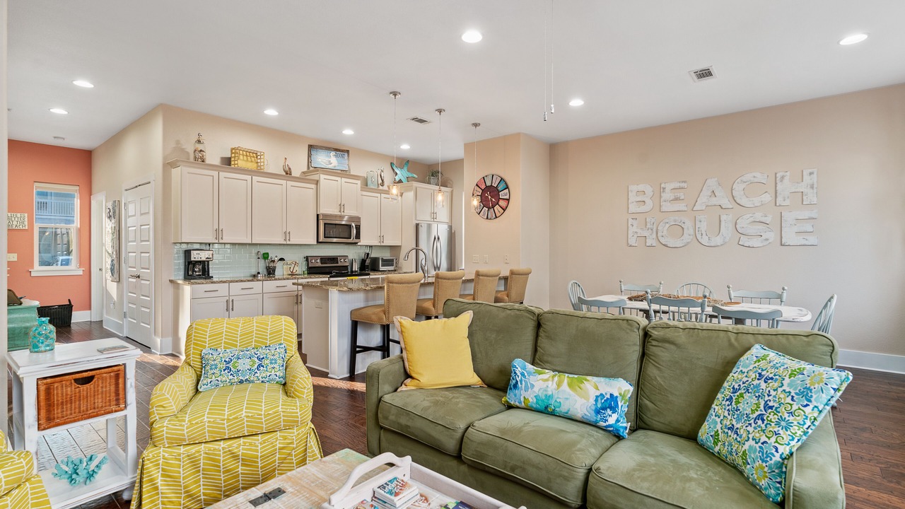 Photo of Livingroom in Gulf Place