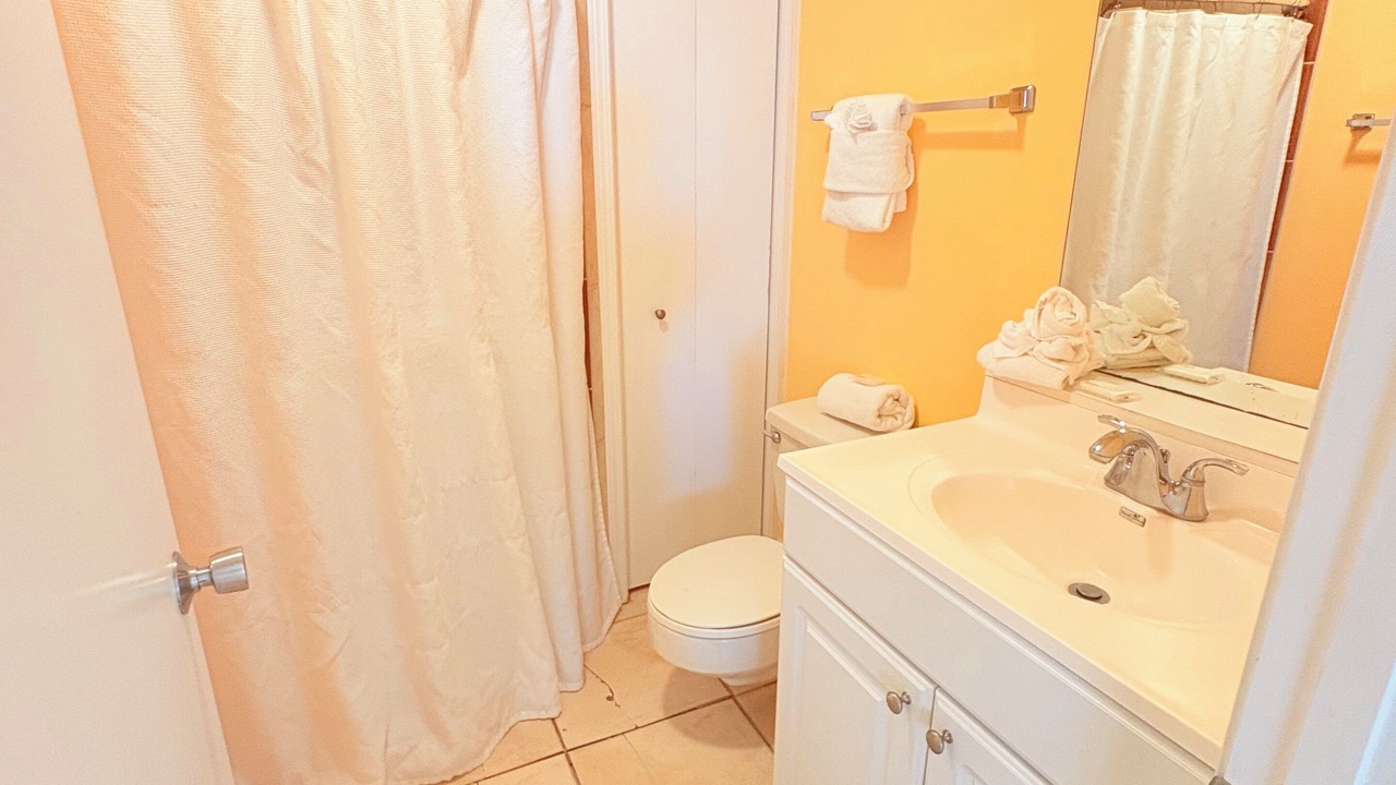 Photo of Bathroom in Holiday Isle