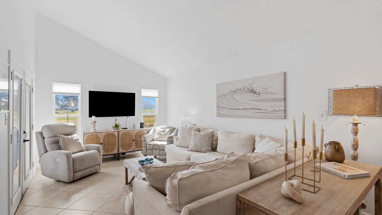 Photo of Livingroom in Miramar Beach