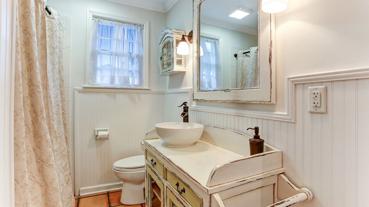 Photo of Bathroom in Fernandina Beach