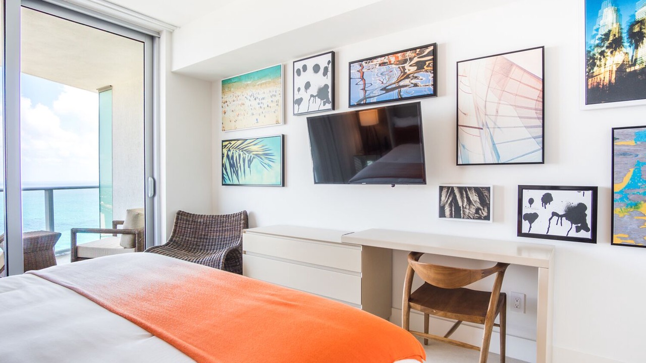 Photo of Bedroom in Hollywood South Central Beach