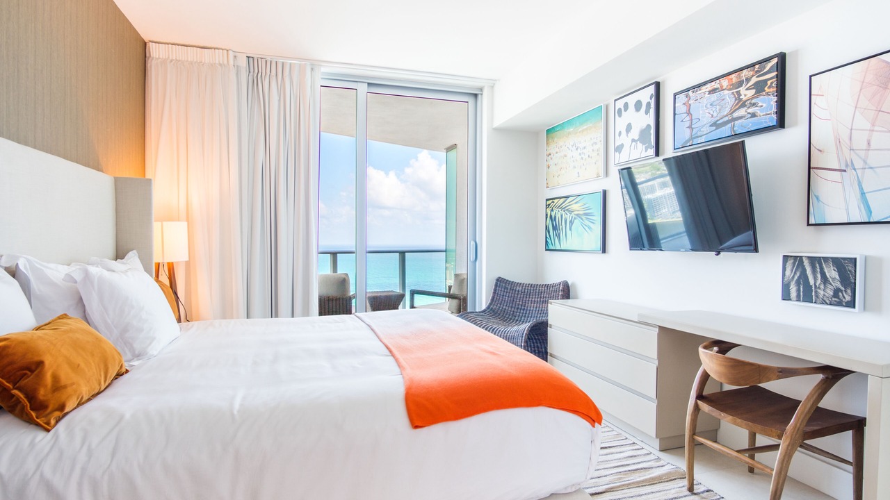 Photo of Bedroom in Hollywood South Central Beach