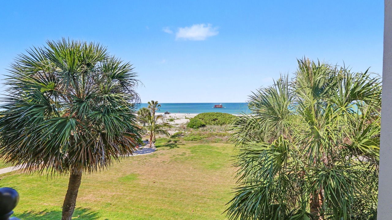 Photo of Patio Balcony in Sunset Beach