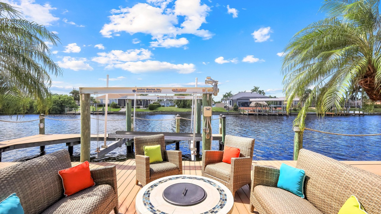 Photo of Others in Pelican