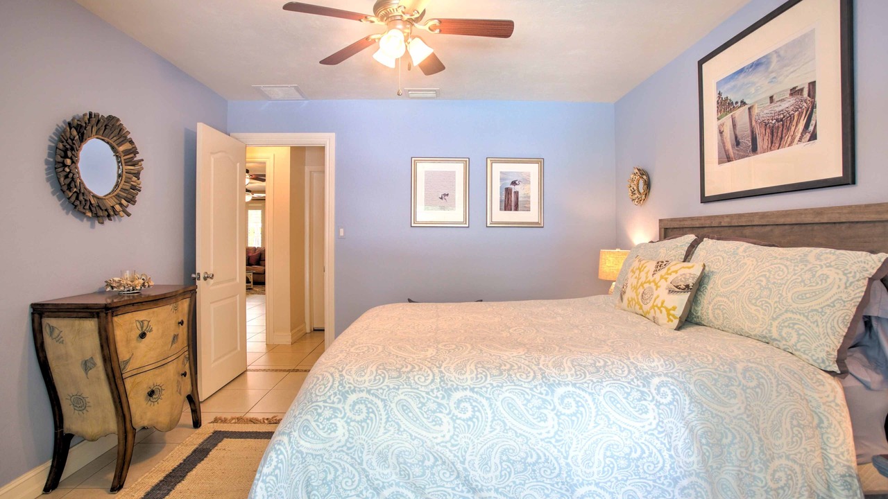 Photo of Bedroom in Naples Park
