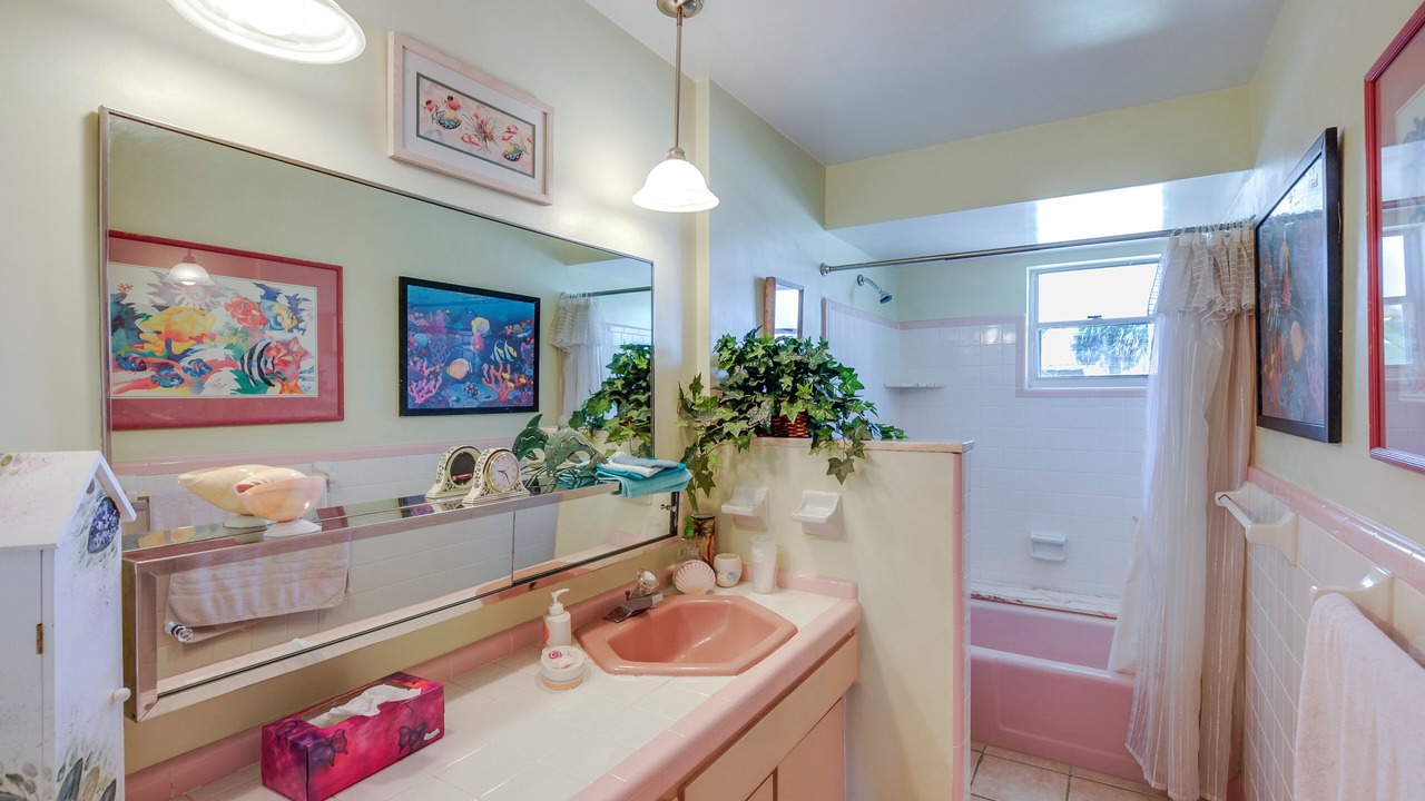 Photo of Bathroom in Oakview Heights
