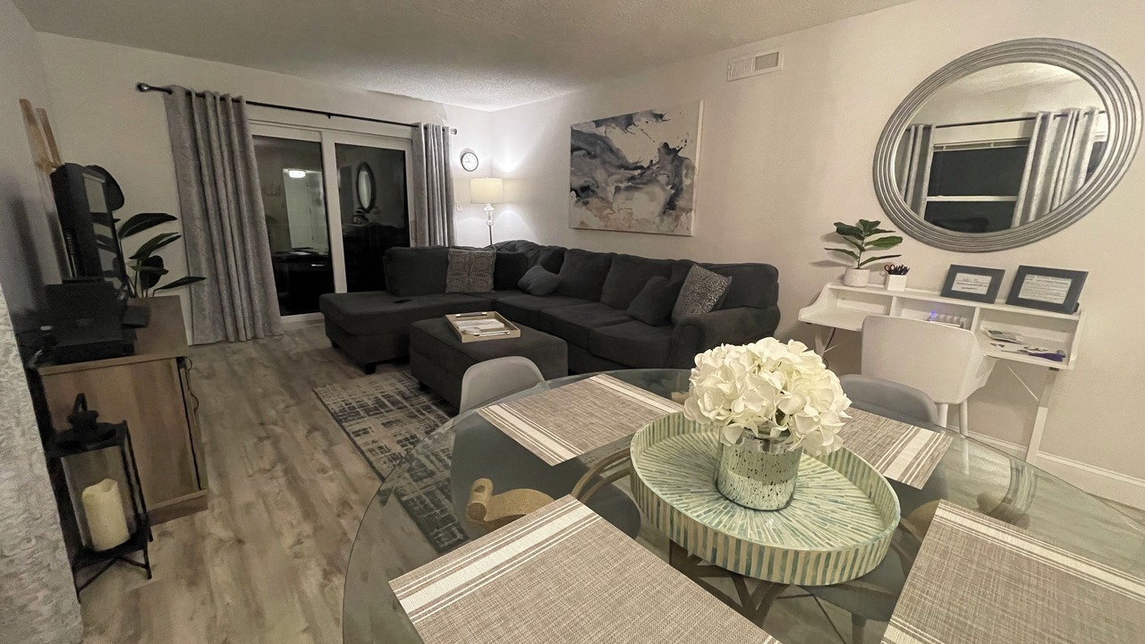Photo of Livingroom in New Smyrna Beach