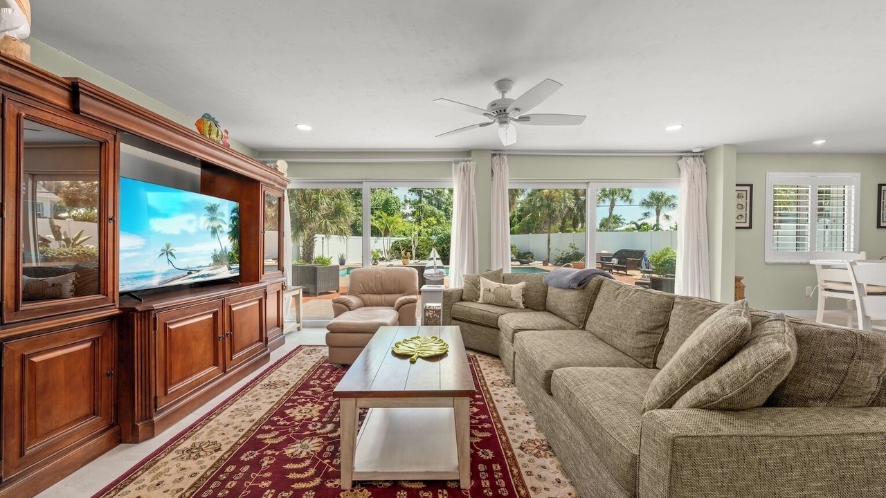 Photo of Livingroom in East Rocks