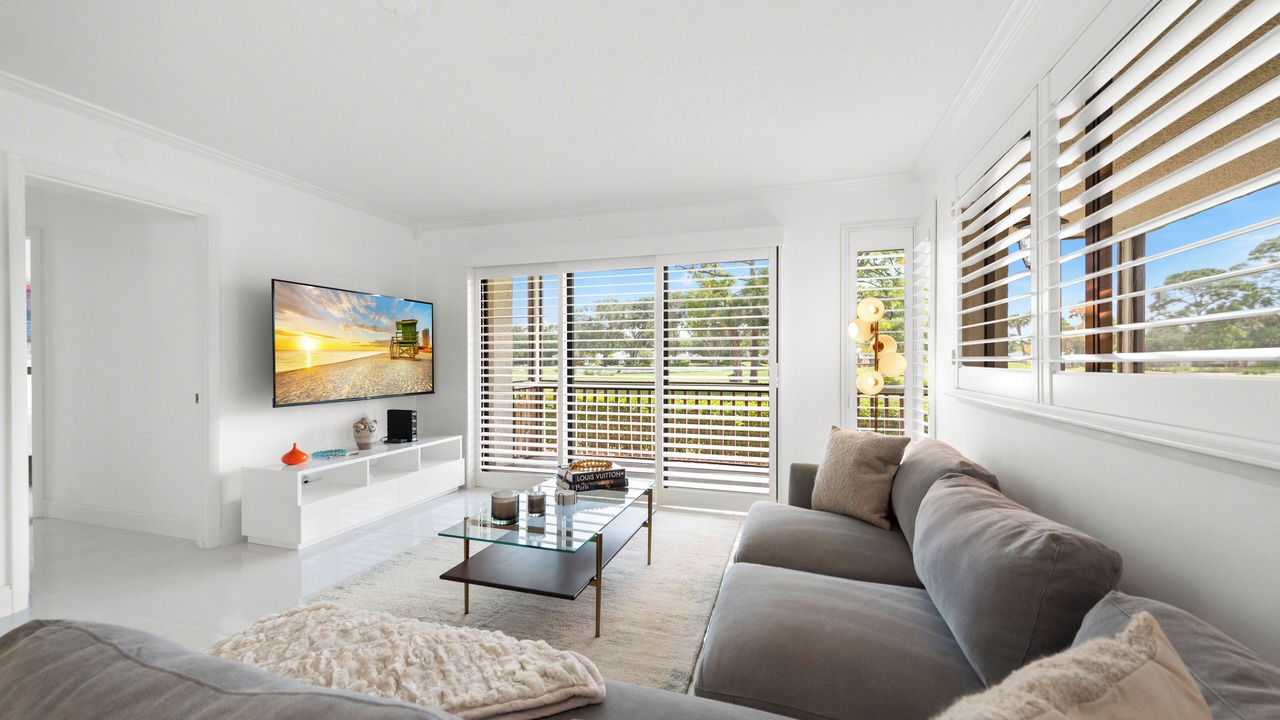 Photo of Livingroom in Hunt Club