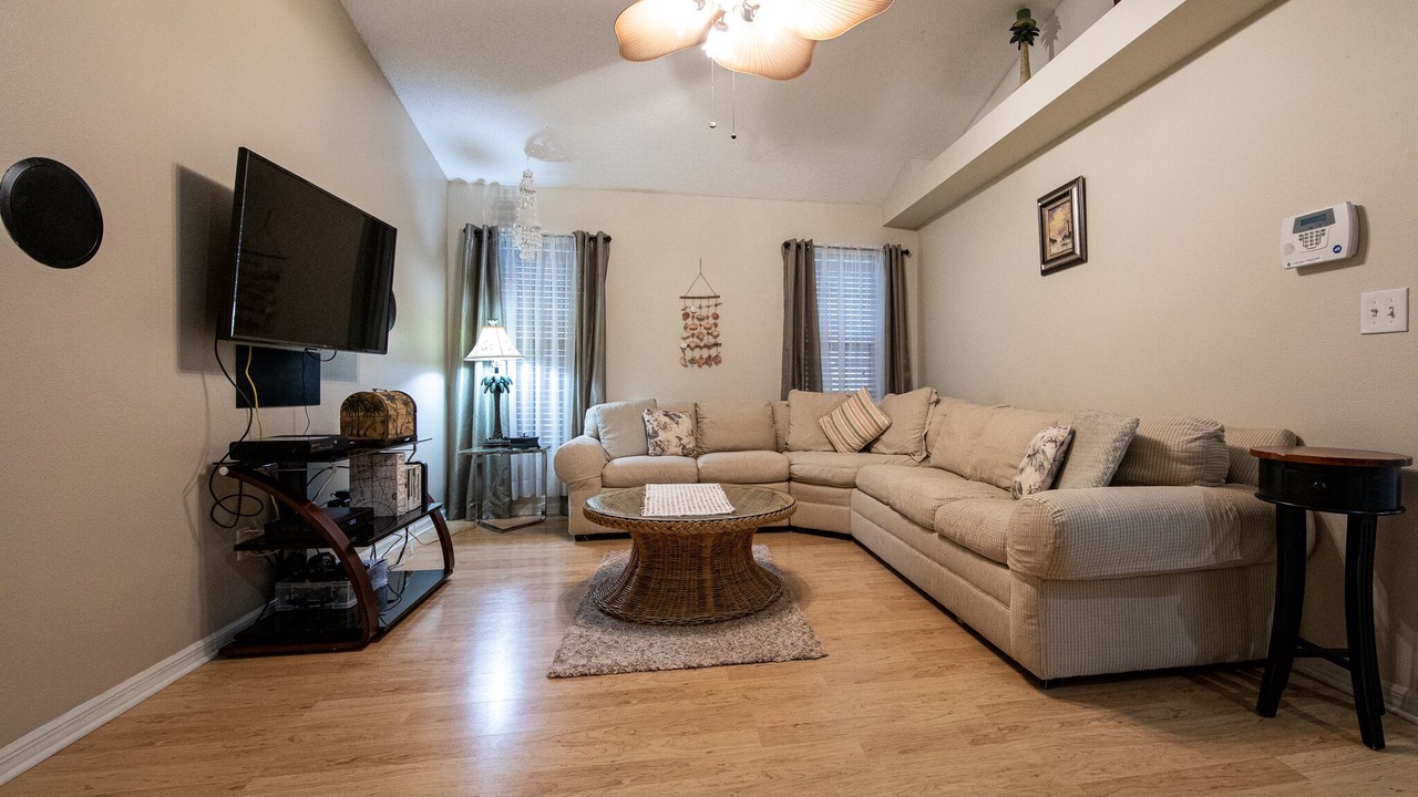Photo of Livingroom in Lake Sarasota