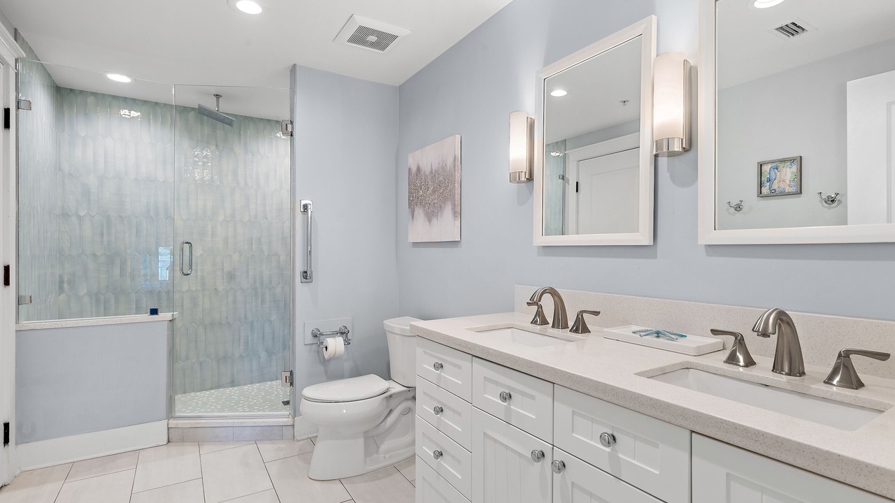 Photo of Bathroom in Gulf District