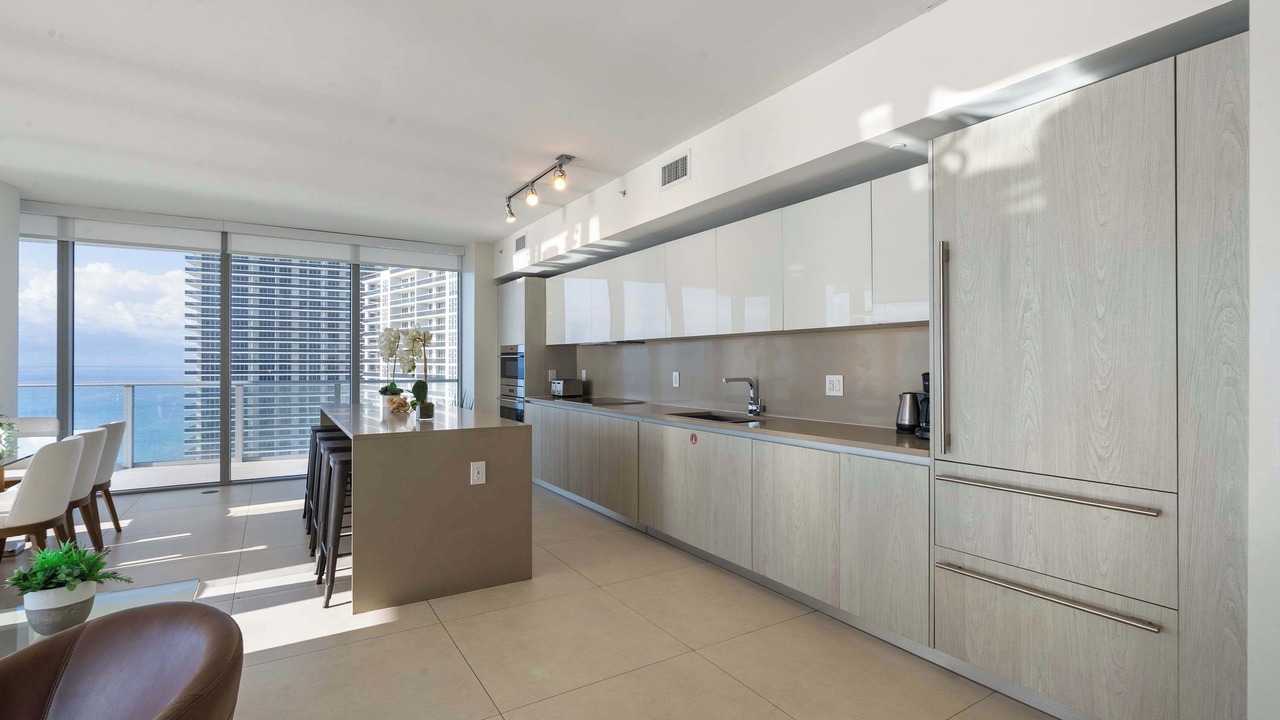 Photo of Kitchen in Hollywood South Central Beach