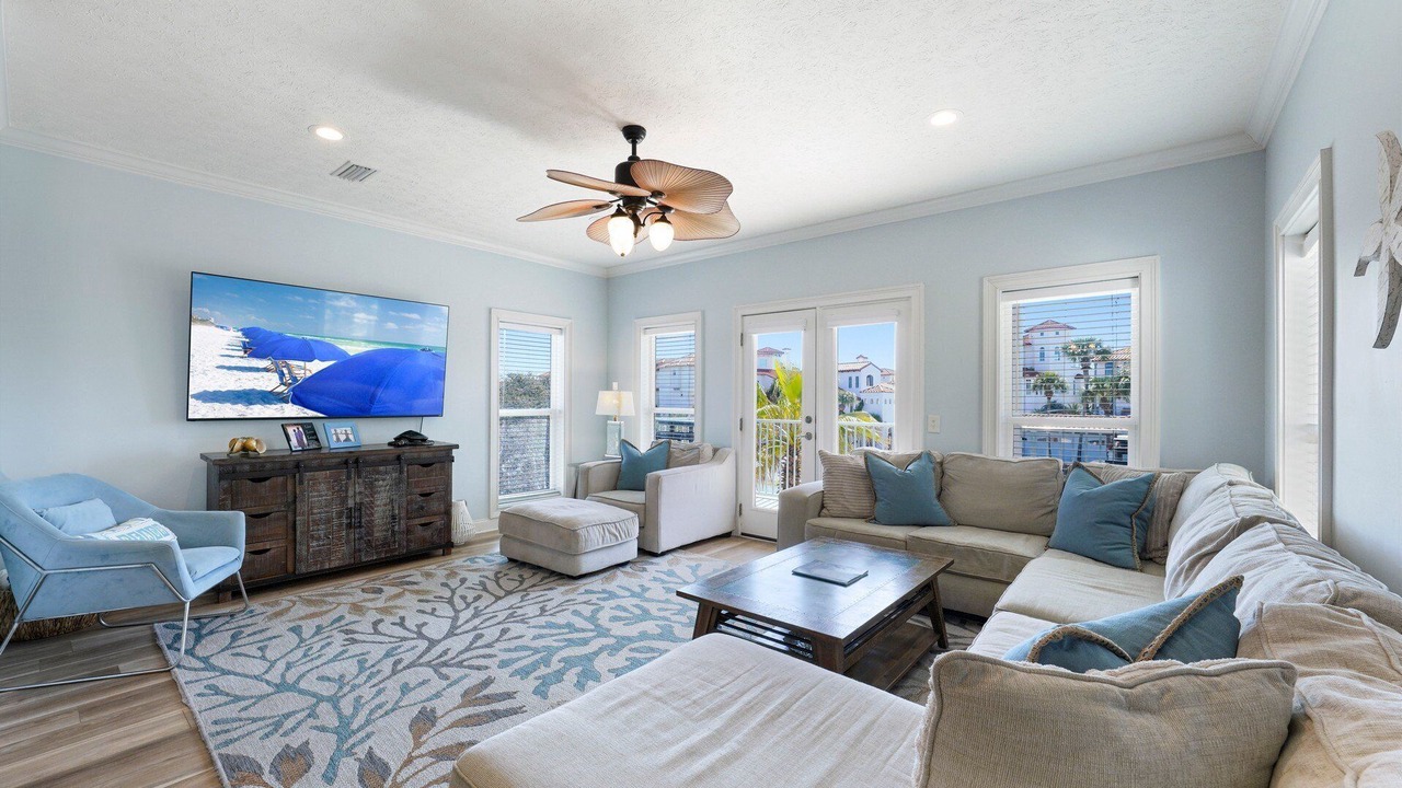 Photo of Livingroom in Dune Allen Beach