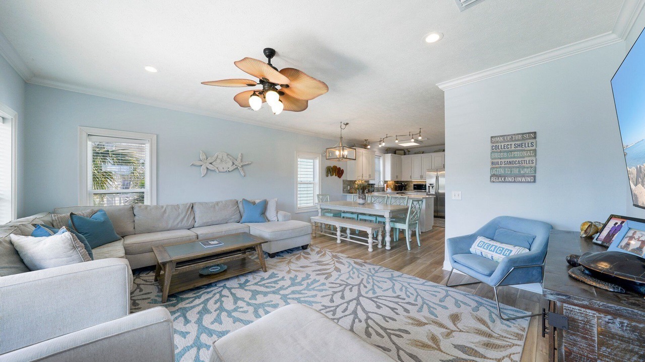 Photo of Livingroom in Dune Allen Beach